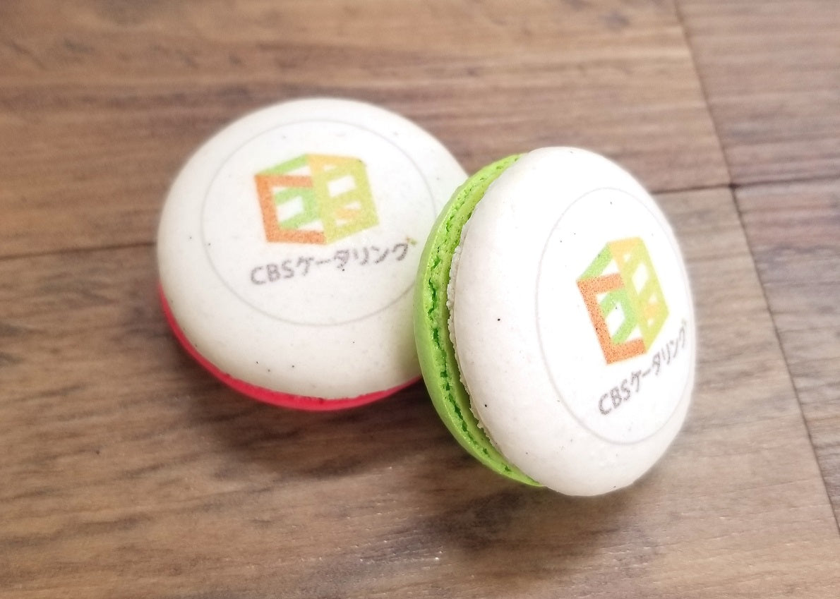 【マカロン（ロゴ入り）】税込495円/1個　50個から承ります。